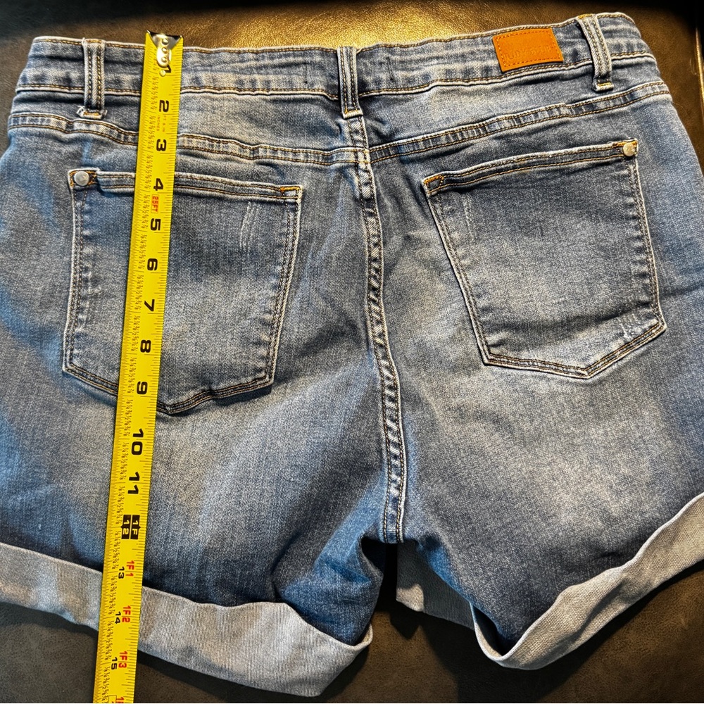 Judy Blue Distressed Cuffed Denim Shorts - Picture 4 of 5